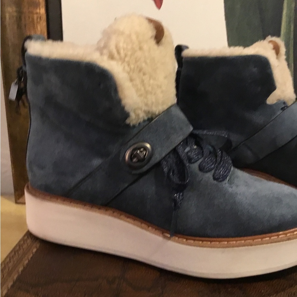 COACH URBAN HIKER ANKLE BOOT - Picture 3 of 9
